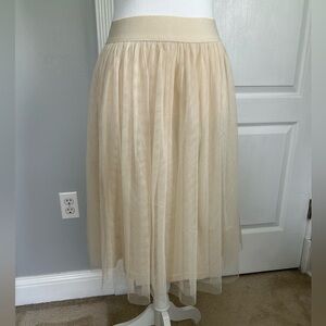 Forever 21 Cream Tulle Knee Length Skirt